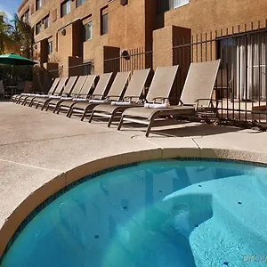 By The Mall Phoenix Airport Hotel